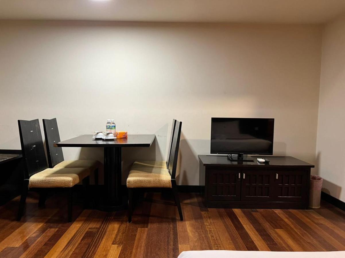 Raintree Resort Suites Petaling Jaya Exterior foto